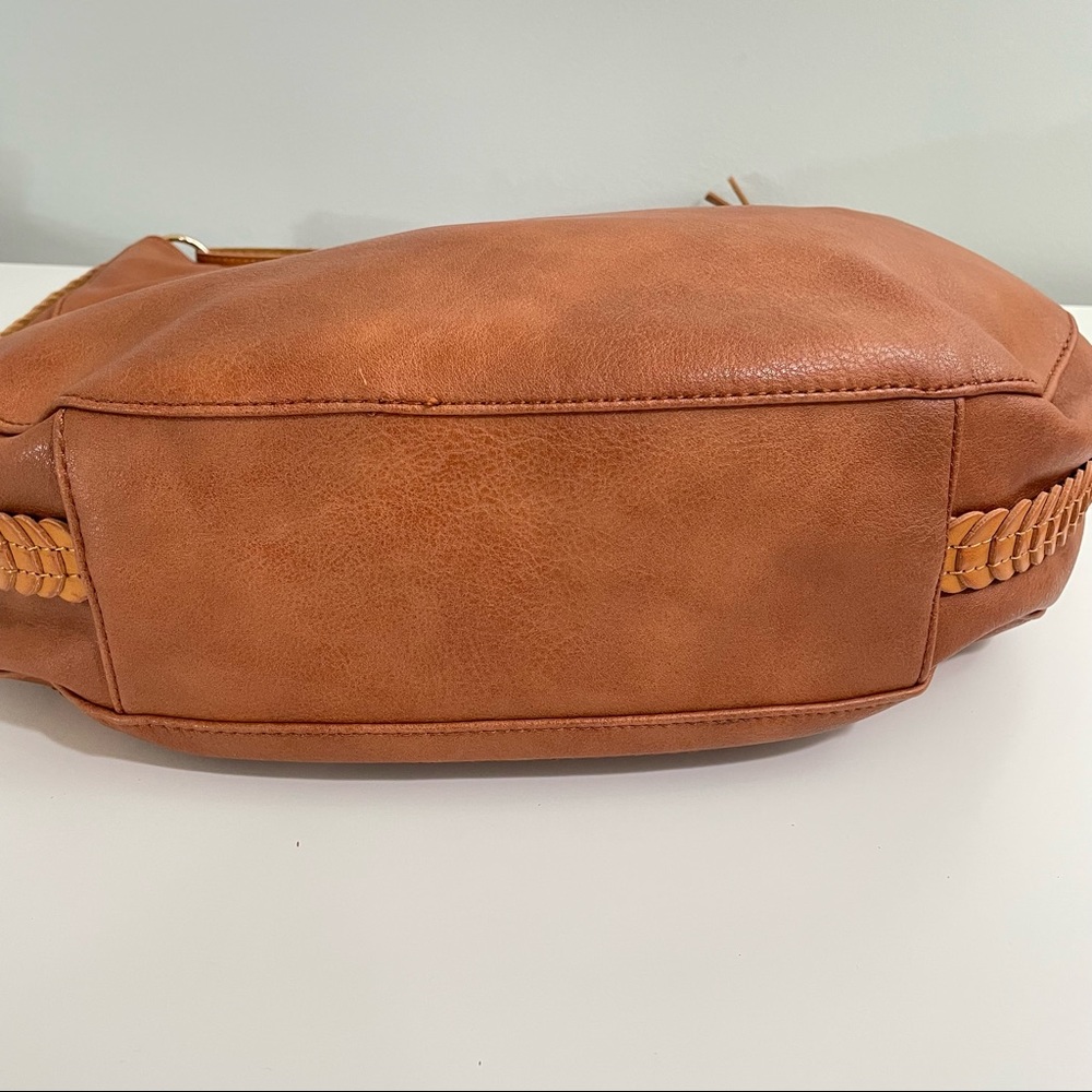 Faux leather camel color shoulder bag - Picture 9 of 14